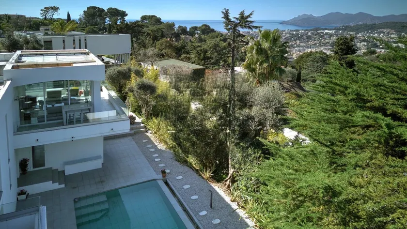FRGK "Villa Hameau des Collines" Pool, Tranquil Setting & Ultra-Fast Wi-Fi - Image 1