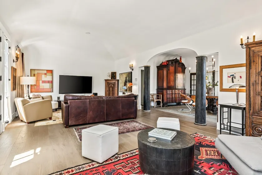 Hollywood Villa 3BR All Ensuite |Gated + Parking - Image 1