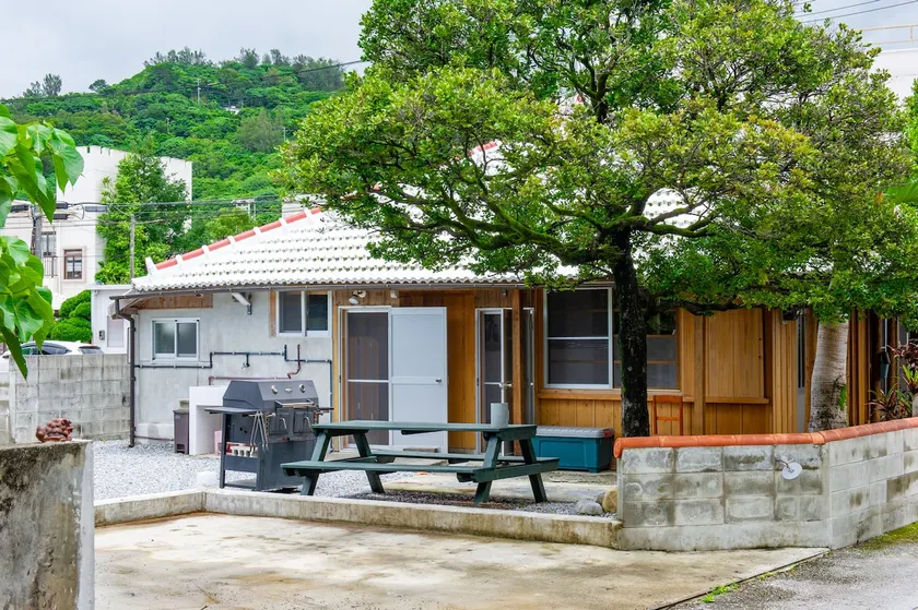 Beach 5 min｜Okinawan House｜Free Parking｜BBQ OK - Image 1