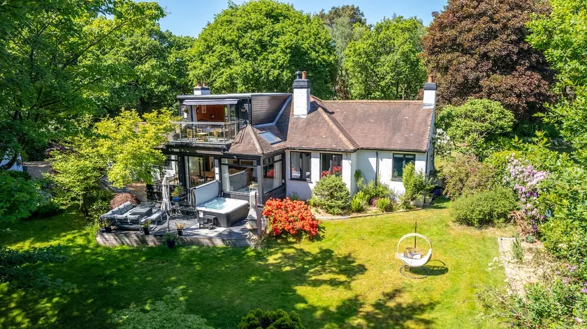 Luxury Retreat In a Stunning Oasis With Hot Tub - Image 1