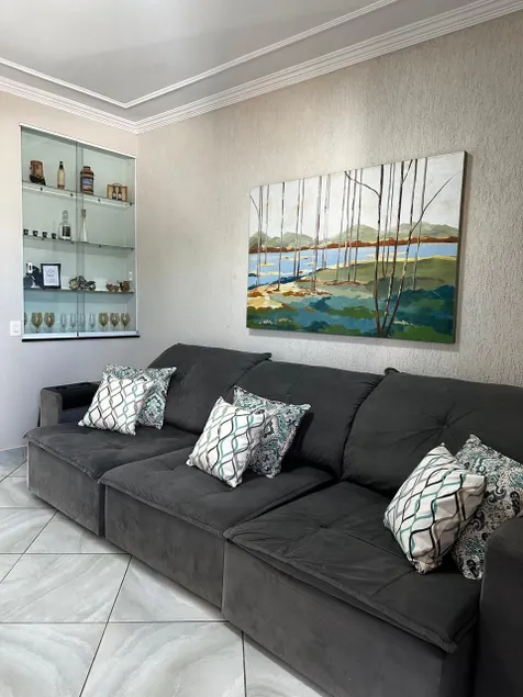 Apartment with double hydro, air-conditioning and garage - Image 1