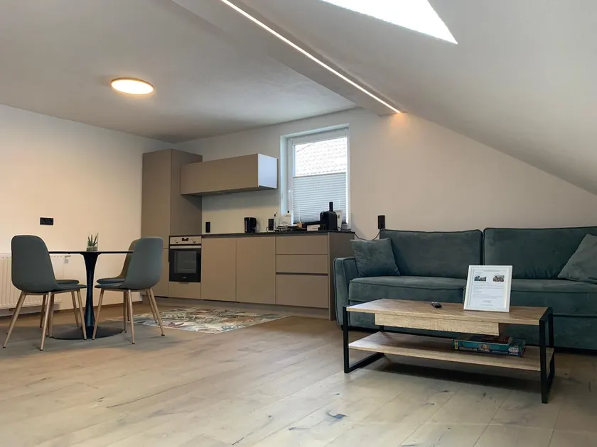 Idyllic suite near the city center - Image 1