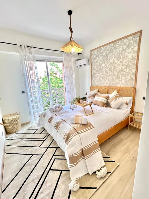 2-bedroom bohemian haven • Bright • Comfortable • Fiber - Image 1