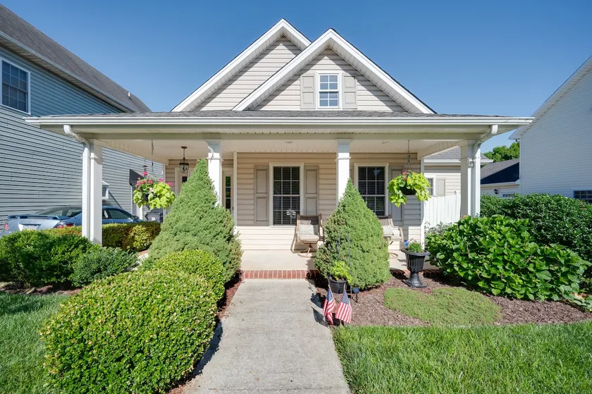 The Wyndsong - Cozy Patio, Fire Pit and Work Space! - Image 1