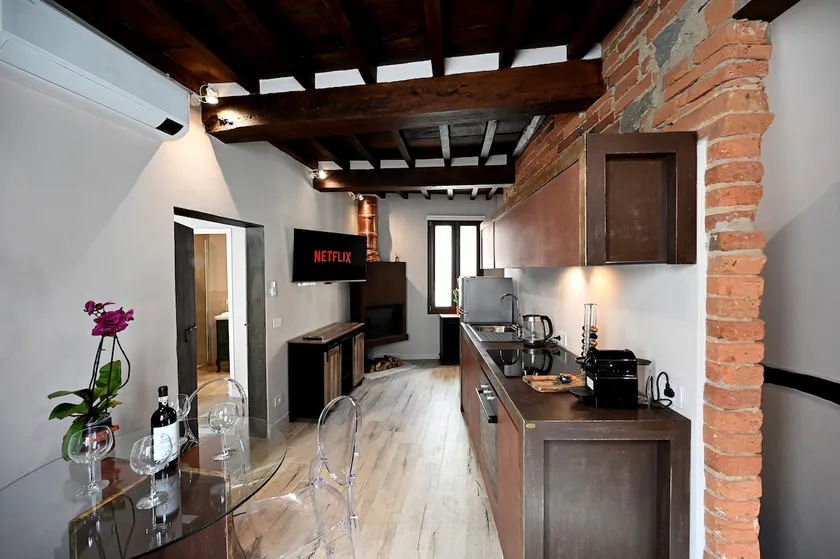 [Central Historical Duplex] Garage Wifi A/C - Image 1
