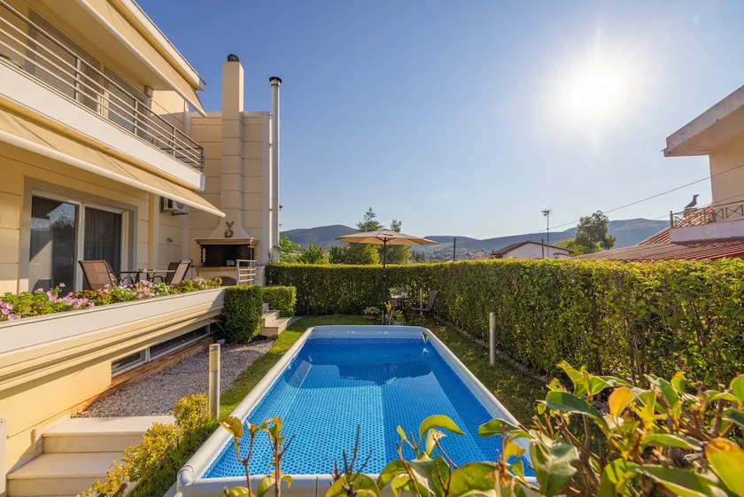 Santa Barbara 2fl Home w. Garden and Intex Pool - Image 1
