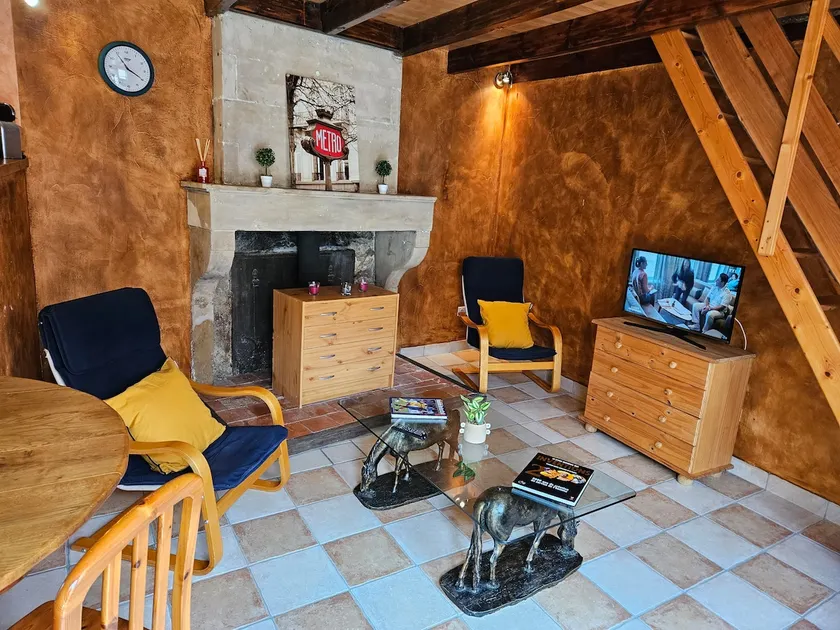Cozy and atypical house - Image 1
