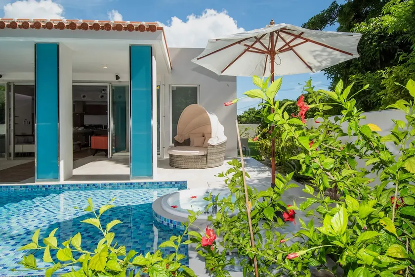 20-minute drive to a certain theme park. Luxury resort villa with karaoke and pool - Image 1