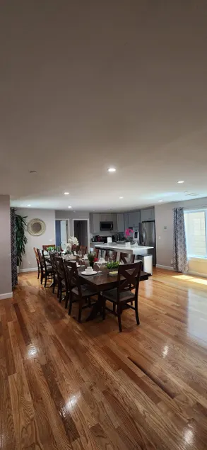 8-BR, 8-Bath Home: Your Perfect Staycation near SF - Image 1