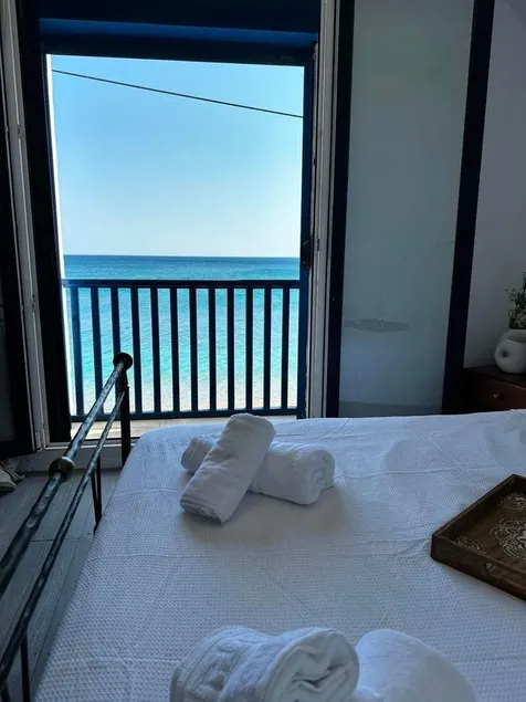 Beachfront Maisonette – Agia Fotini beach - Image 1
