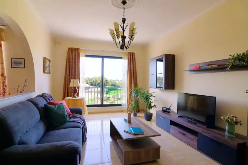 Charming Getaway with Views in Marsascala - Image 1