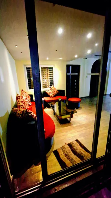 Spacious 4bhk near airport - premium stay - Image 1