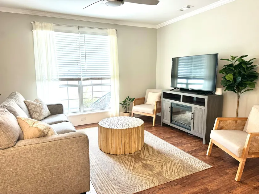 Modern Port Royal Townhome - Central to everything - Image 1