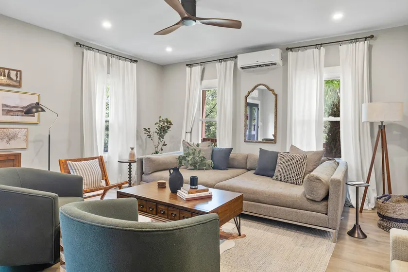 Beautiful remodel! Walk to Main St. BIG. Private - Image 1