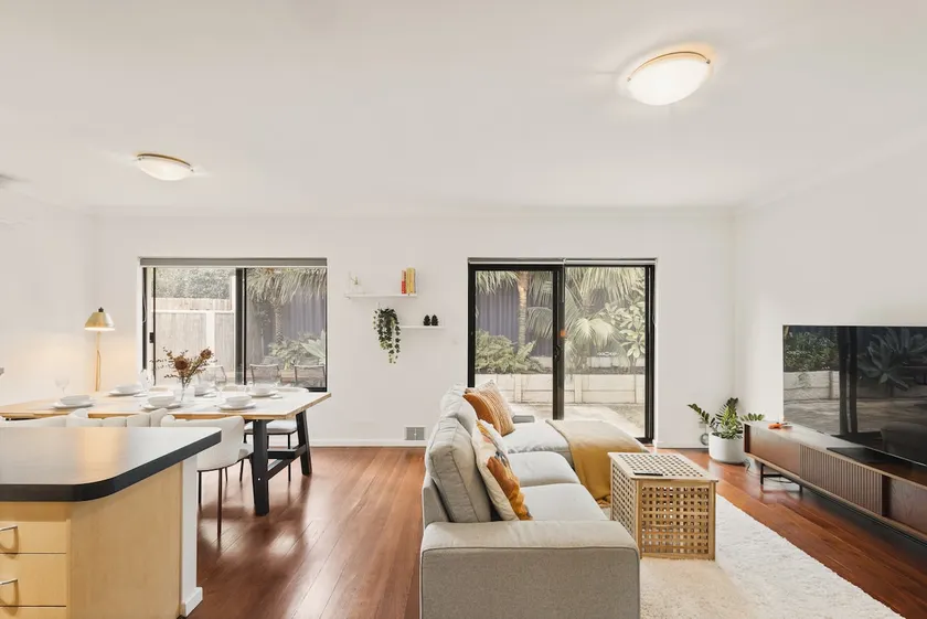 City & Sea | 5 min to beach & close to CBD | BBQ - Image 1