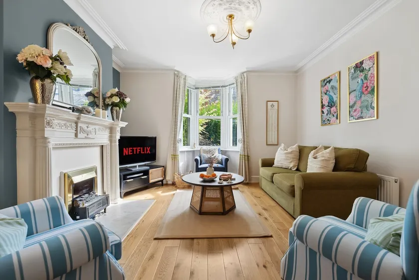 Stylish 2BR Chic Home w/Garden, On-Street Parking - Image 1