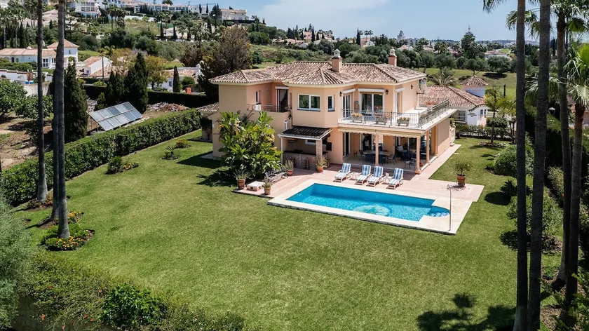 Luxury villa. Great view, pool, BBQ & outdoor bar - Image 1