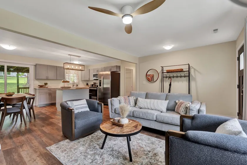 Modern Charm just minutes from SAU & Summit - Image 1
