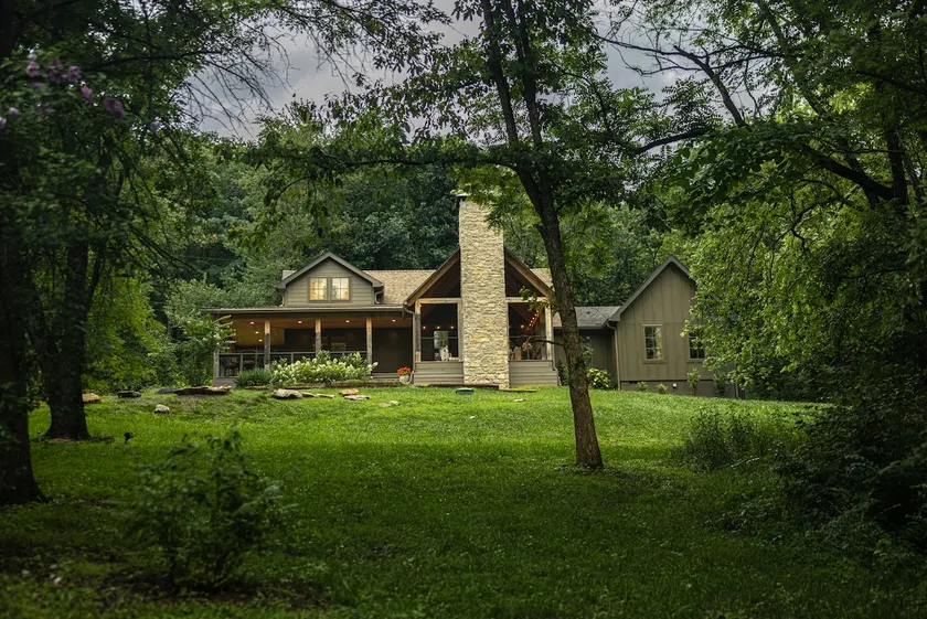 Luxury Cottage in Leipers Fork on 5 Acres - Image 1