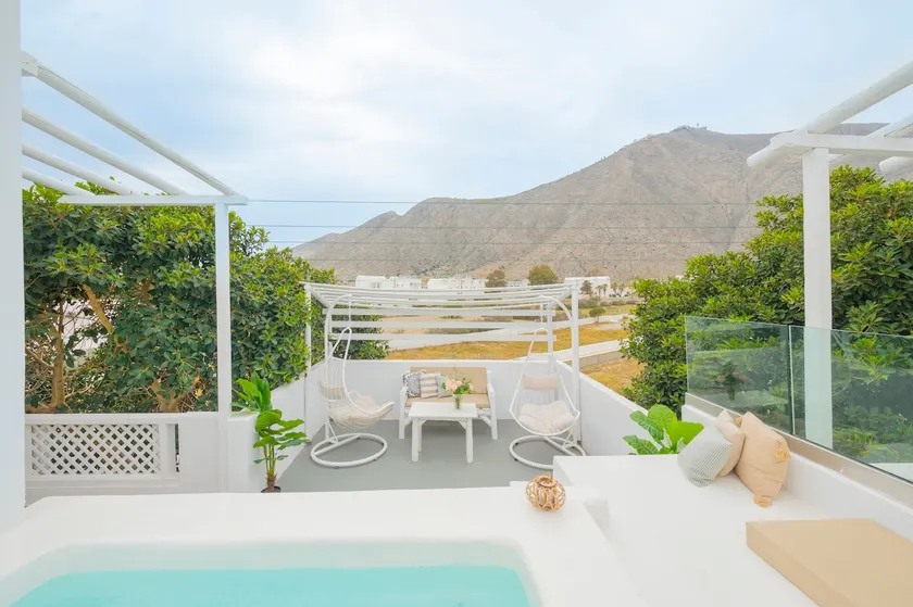 Luxury Three Bedroom apartment with hot tub \"L&E\" - Image 1
