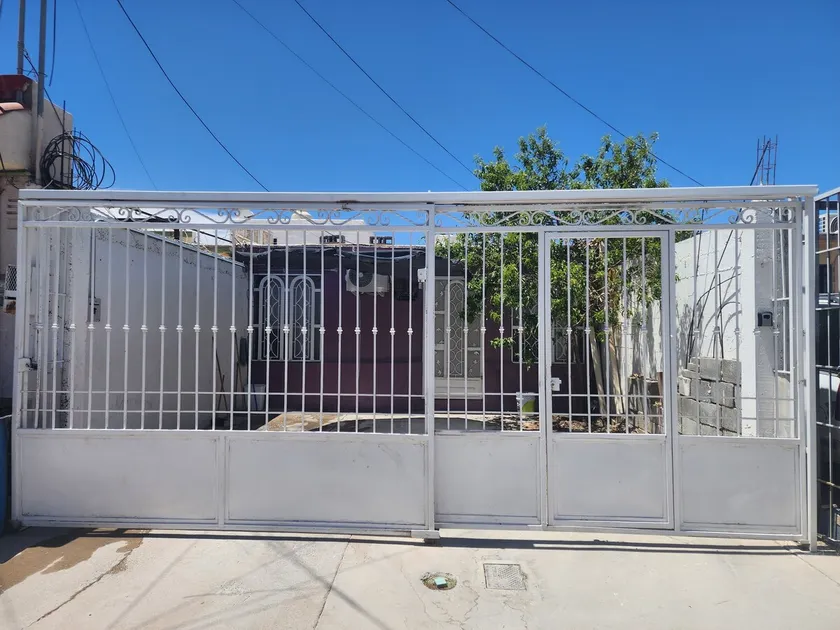 The Peach House - Image 1