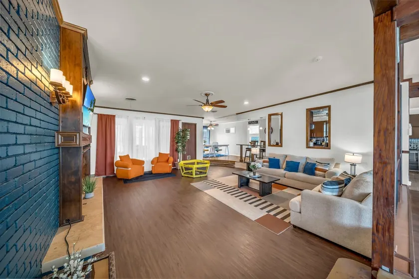 Work & Family 5 Bed 5 Bath with independent Casita - Image 1