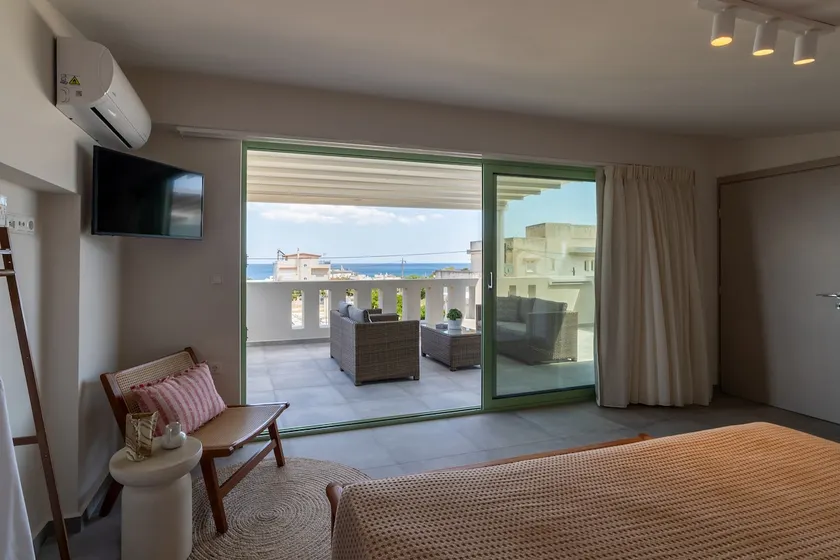 Seaview Studio with balcony - Image 1
