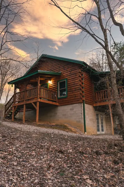 Whispering Woods Getaway Cabins - Image 1