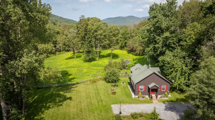 Waterfront Home on the Battenkill River - Image 1