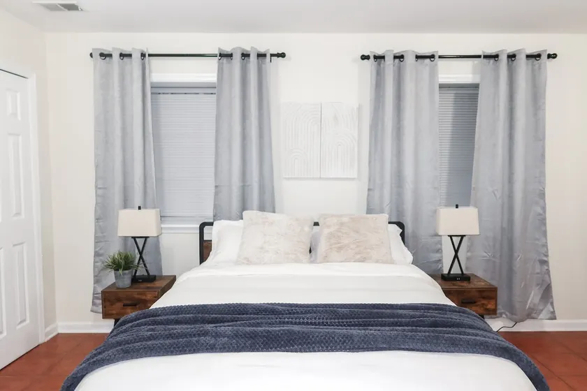 1Bed 1Bath Apt near EWR, Parking 18' from Penn St. - Image 1