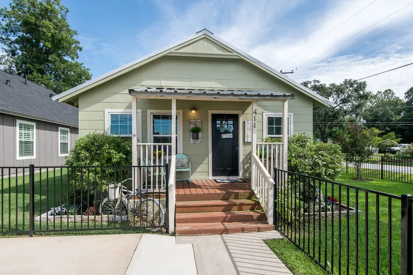 Tomball Craftsman Cottage - Image 1