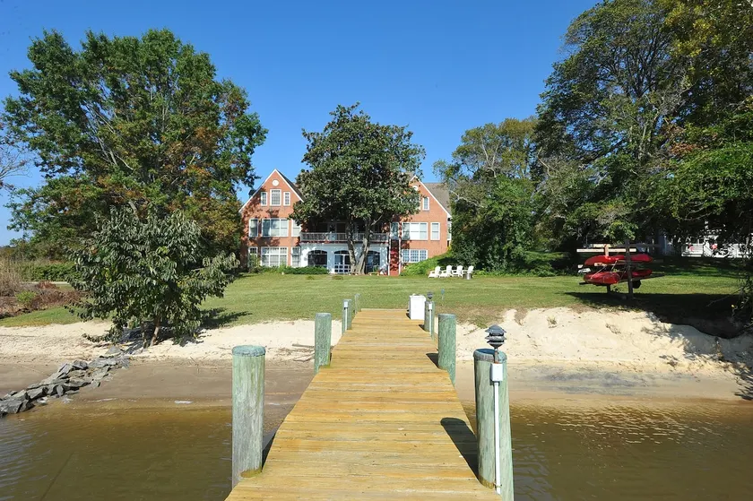 Riverfront Retreat - Image 1