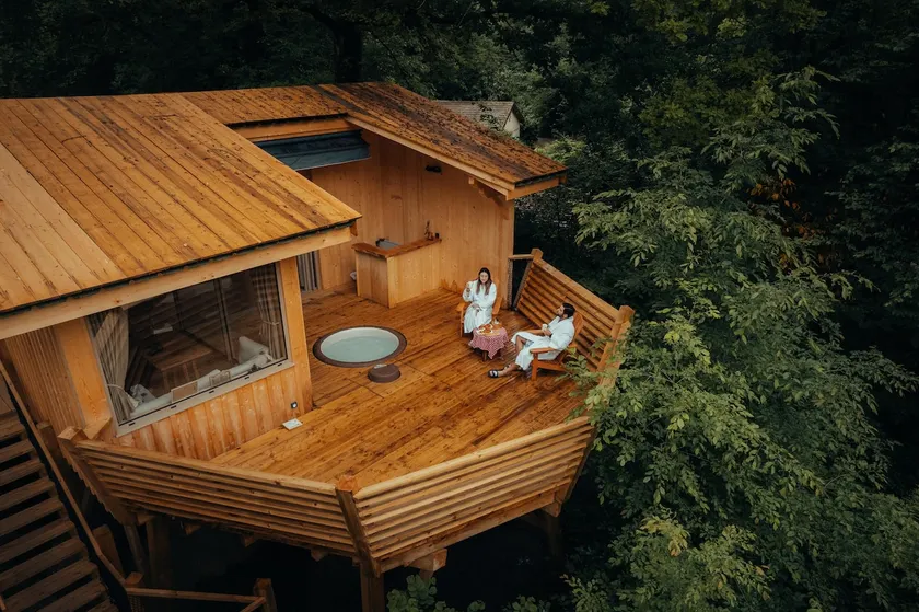 ”Happiness” cabin with hot tub - Image 1