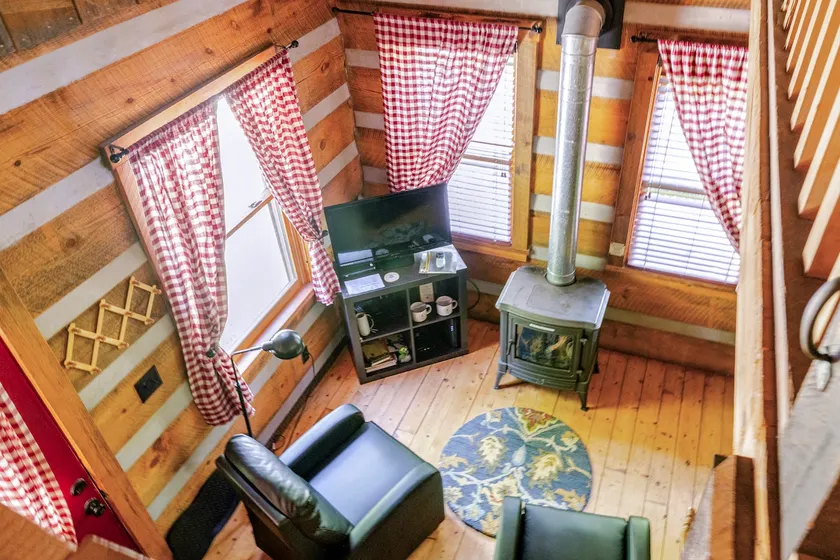 Deer Run: Waterfront Log Cabin - Image 1