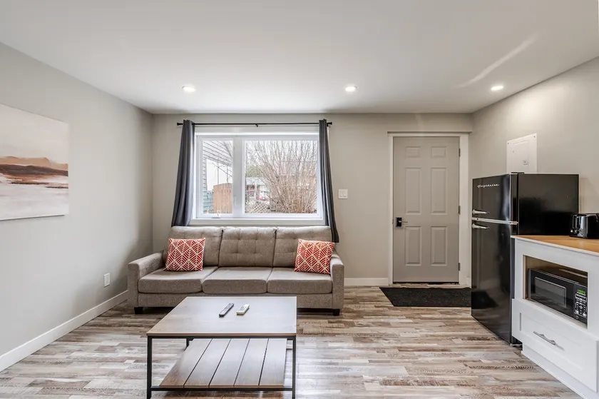 ENTIRE 2 BEDROOM APARTMENT DOWNTOWN - u3 - Image 1