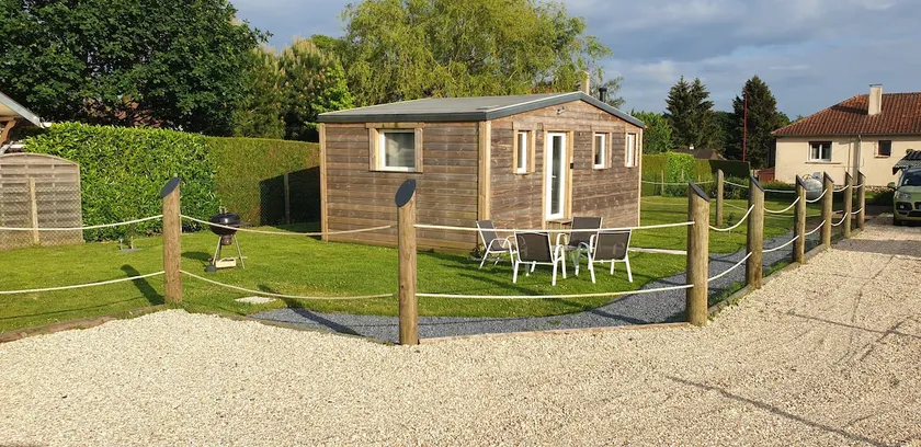 Cottage in the countryside - Image 1