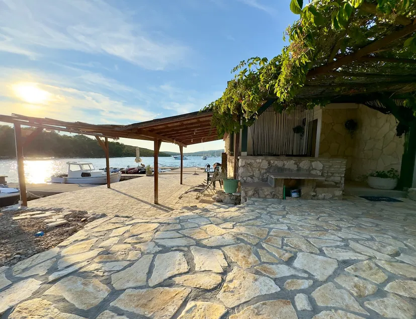 Stone House by the Sea in a Secluded Cove - Image 1