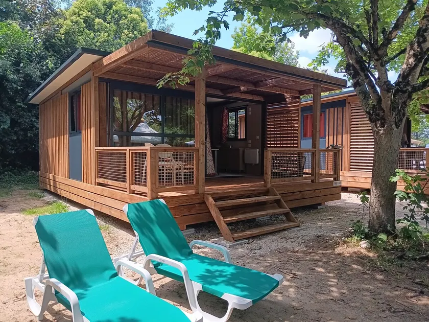 Beautiful cottage with a terrace - Image 1