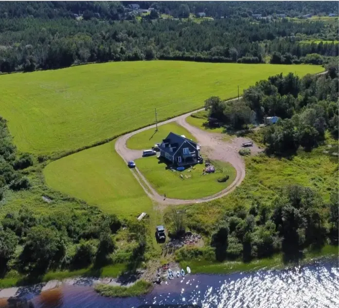 Your Riverside Retreat awaits! - Image 1