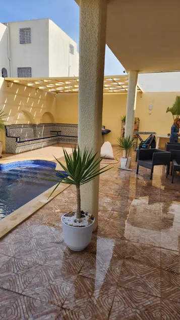 Chez Emir Korba - Image 1