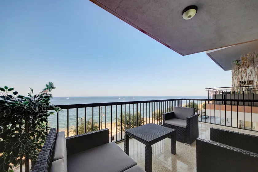 Sliema Waves: Oceanview Escape - Image 1