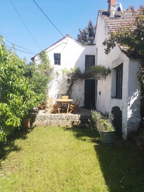 A real Cottage 40 Km from Paris - Image 1