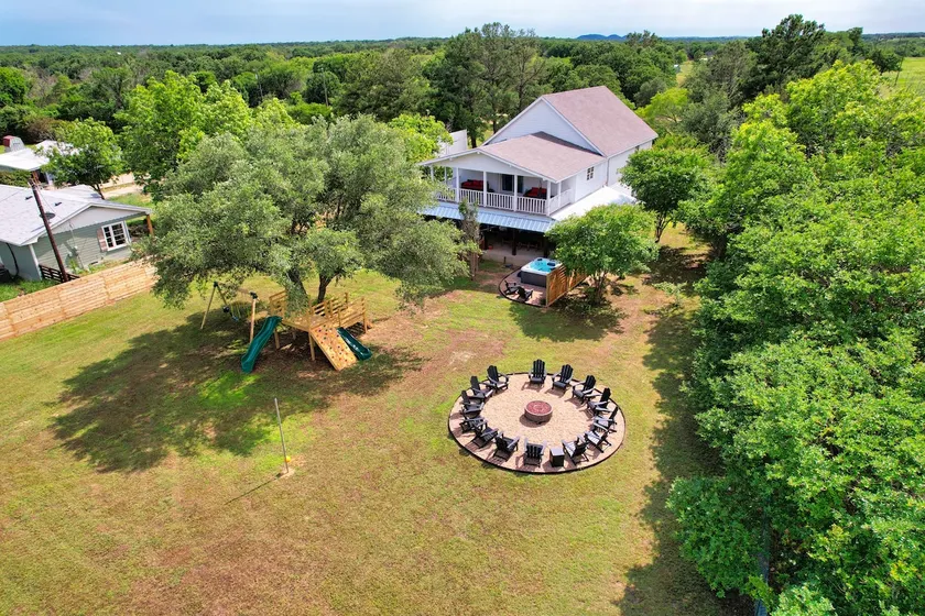 HotTub, Treehouse, Speakeasy, Yard Games, FirePit - Image 1