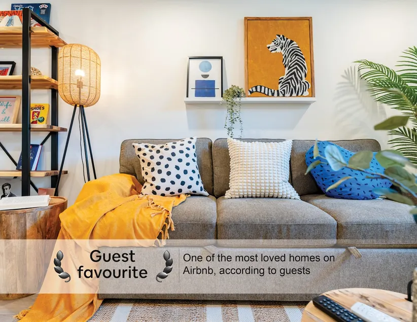 Cozy Designer Suite • Near DT | AC & Free Parking - Image 1