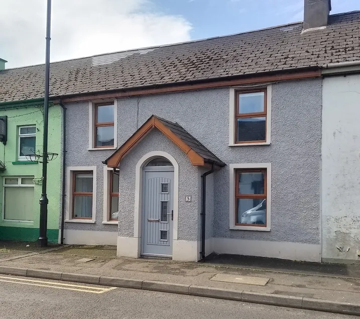 Waterfoot Beach House - Main St - Image 1