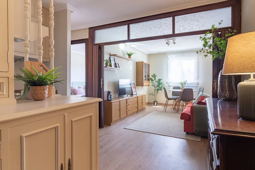 Apartamento en el corazón de Gijón con parking incluido, VUT 78 - Image 1