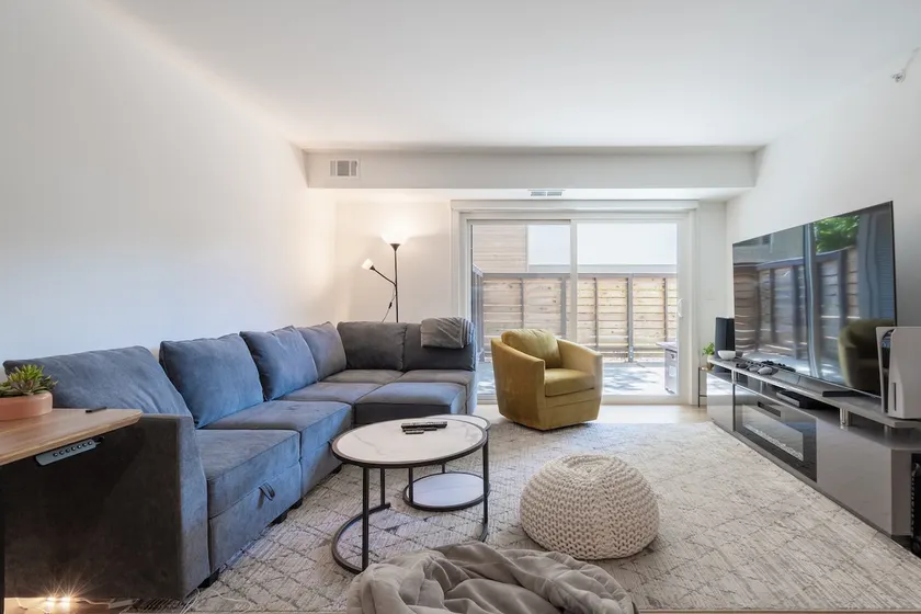 2 BR Sandhill Rd nr Stanford - Patio, Pool, Gym - Image 1