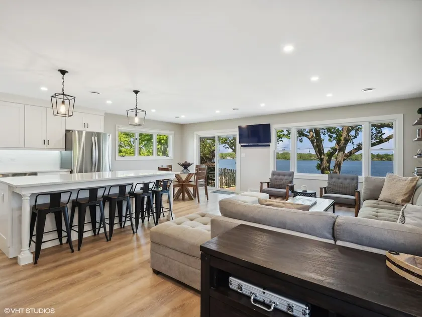 Luxury Lake Home near Great Lakes Naval Station - Image 1