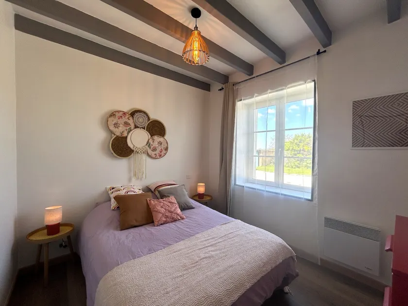 Cottage in the countryside - Image 1