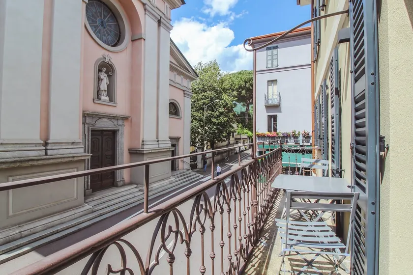 Renzo and Lucia Apartment: Balcony in Menaggio! - Image 1